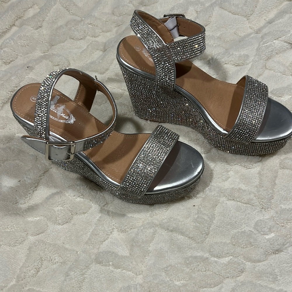 Sparkly wedges. So cute for the Holidays!!